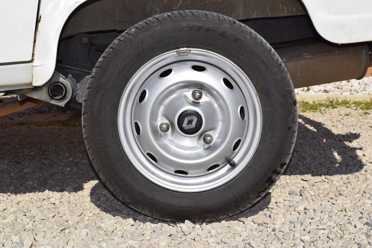 Jante de 4L rénovée et repeinte