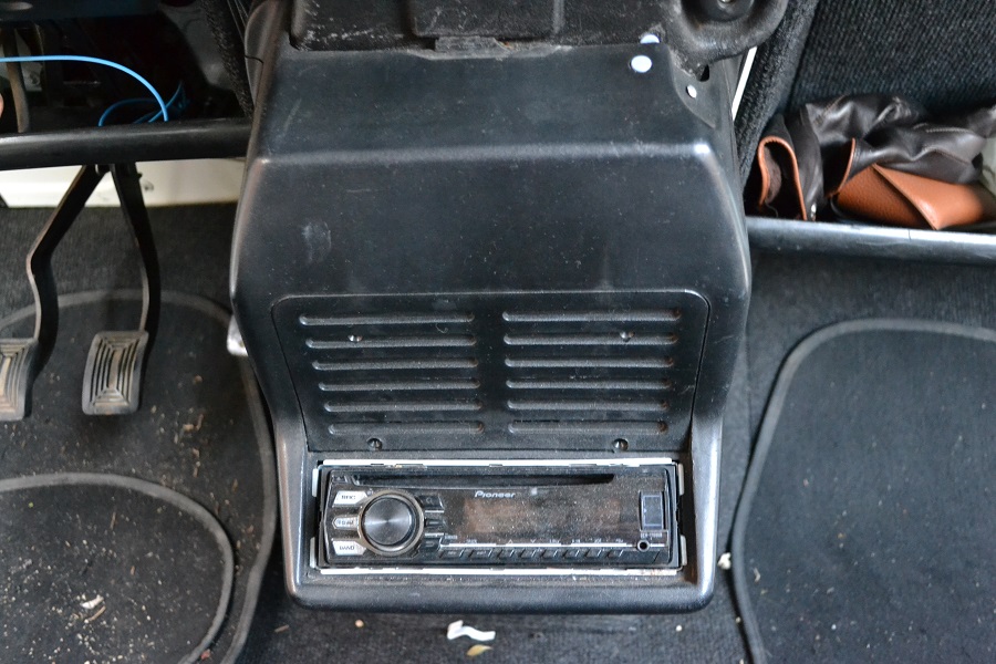 console et autoradio 4L