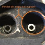 Portée des sièges de soupapes sur une culasse de 4L, avant rodage.