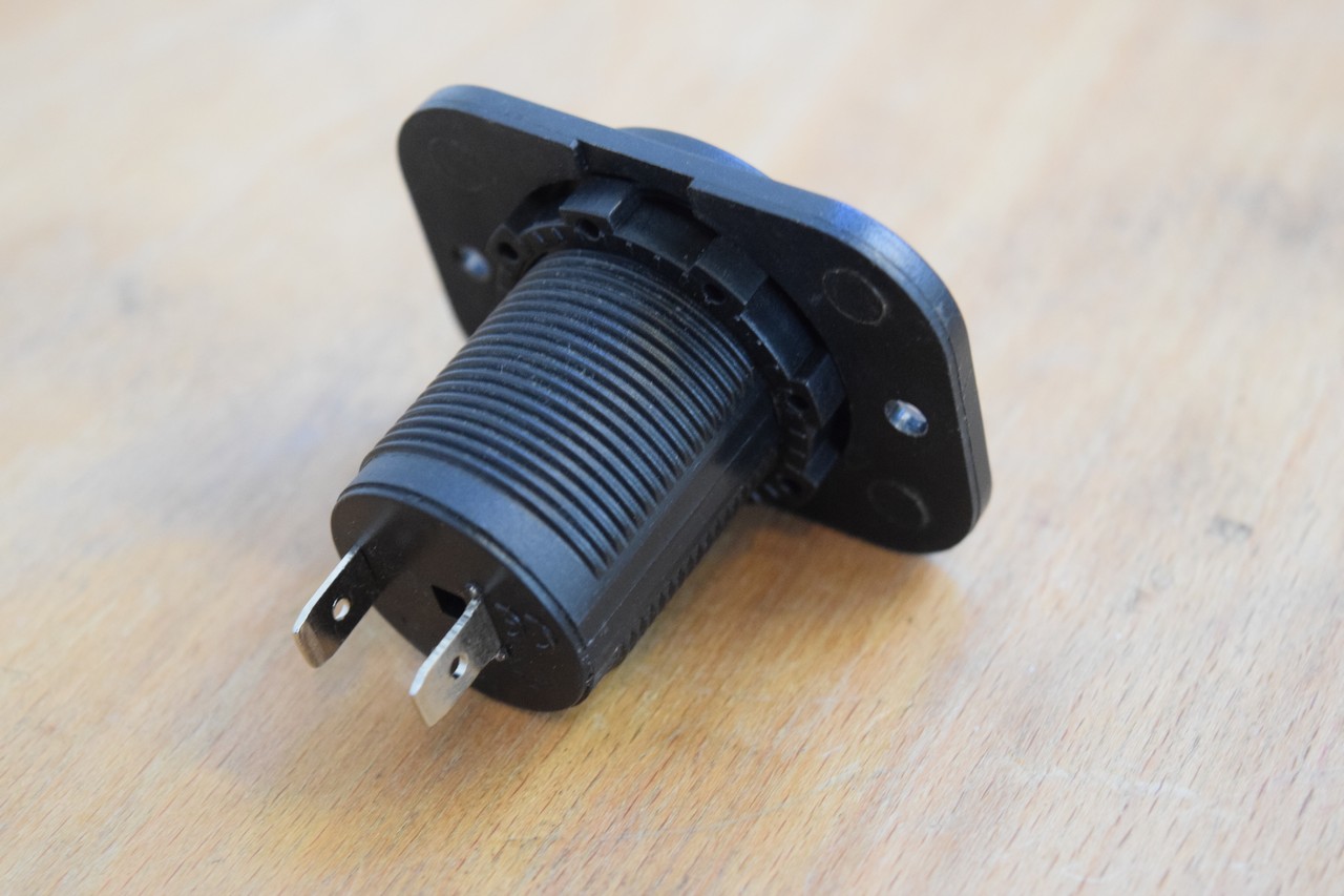 Blue Rally comment installer une prise 12V / USB ? Sortie de Grange — free download